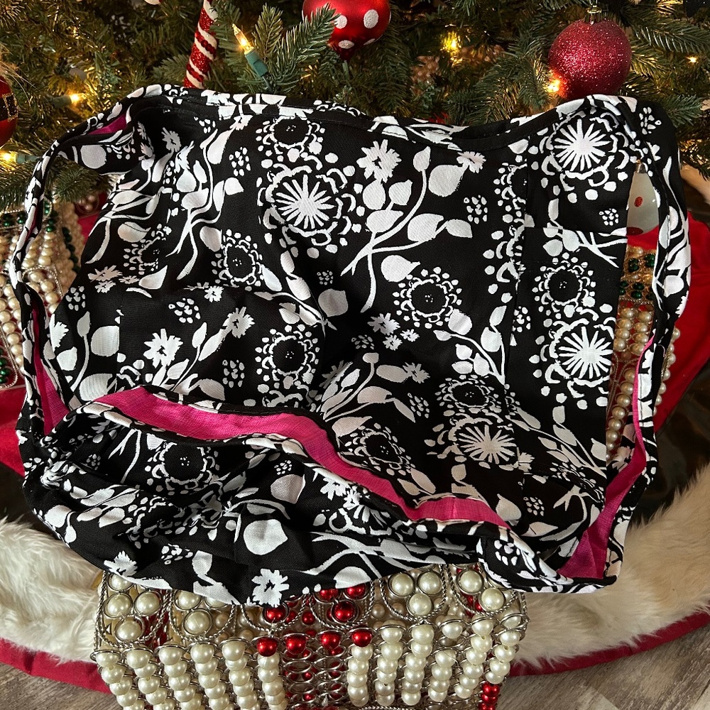 Thirty one Inside Out Sac Black Floral Brushstrokes NWT